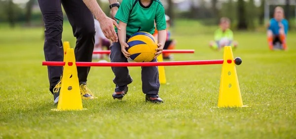 大联盟宣布正式承认黑人联盟（Negro Leagues）为大联盟层级，多项历史纪录被修正